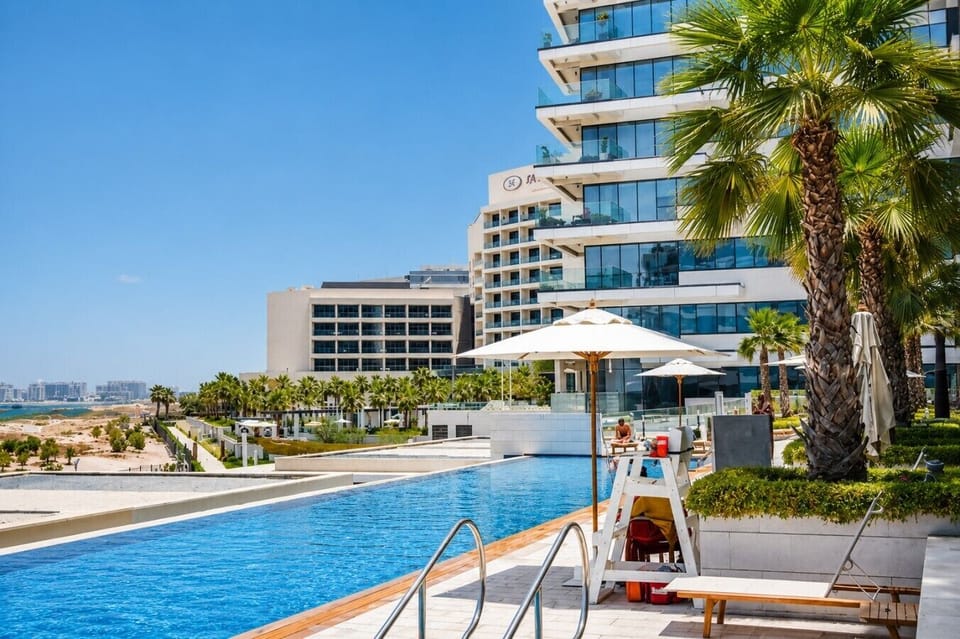 Yas Island Resort with Beach Access - Luxury Studio Apartment in Mayan, Yas Island, Abu Dhabi
