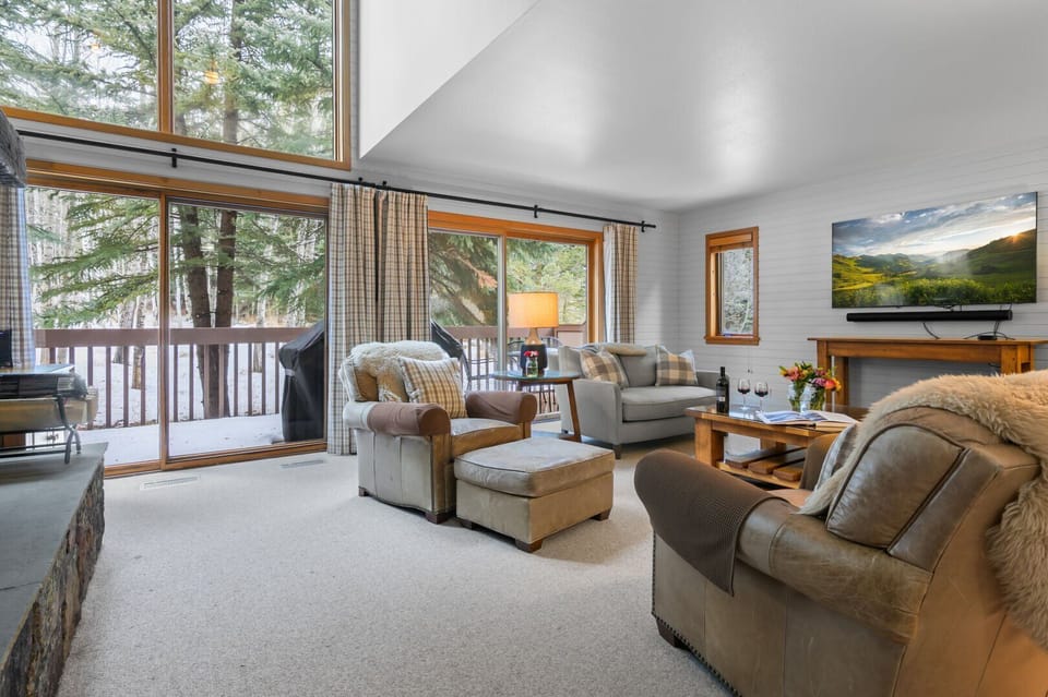 Living Room -- Main Level