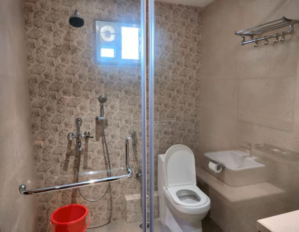 Shower, towels, soap