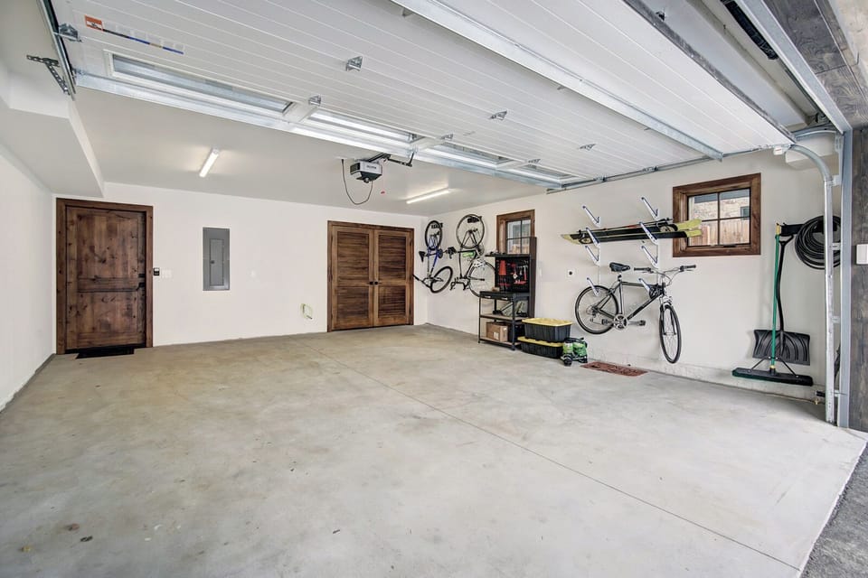 MOF1 Private Garage