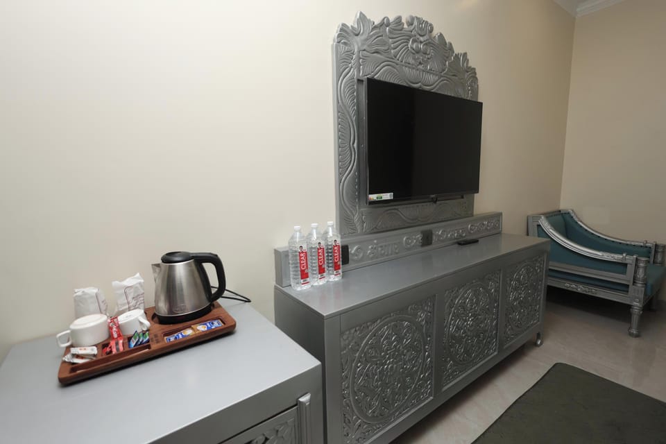 Economy Triple Room | Laptop workspace, free WiFi