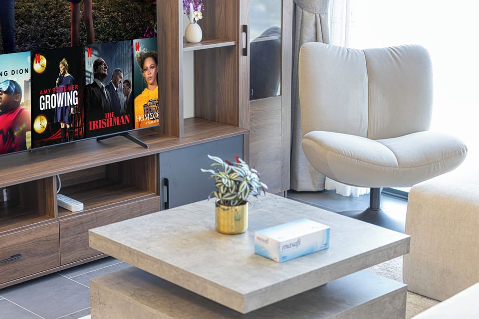 Luxury Apartment, Balcony, City View | Living area