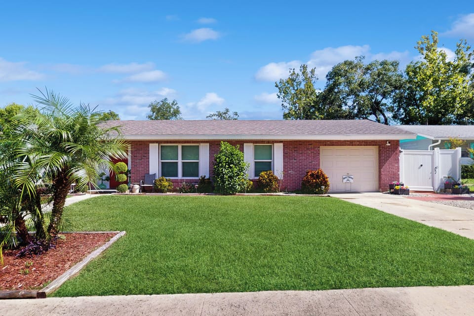 Apartment (2 Bedrooms) | Front of property