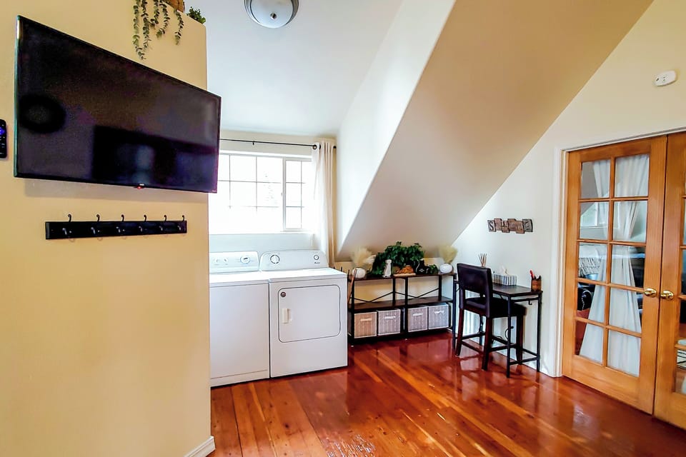 Explore Caves & Coast! Family-friendly Oregon Stay Cottage in Oregon
