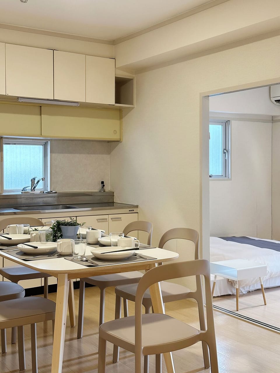 Japanese-style Apartment, Balcony | Private kitchen | Electric kettle