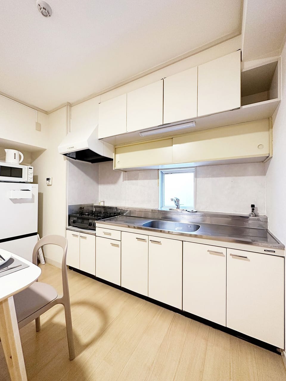 Japanese-style Apartment, Balcony | Private kitchen | Electric kettle