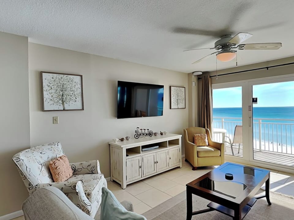 Living Area - Smart TV