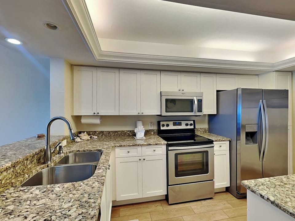 Fully Equipped Kitchen with Stainless Steel Appliances