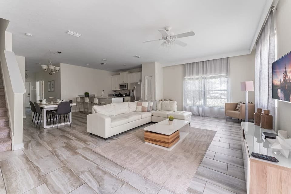 Communal lounge / TV room,Living Room