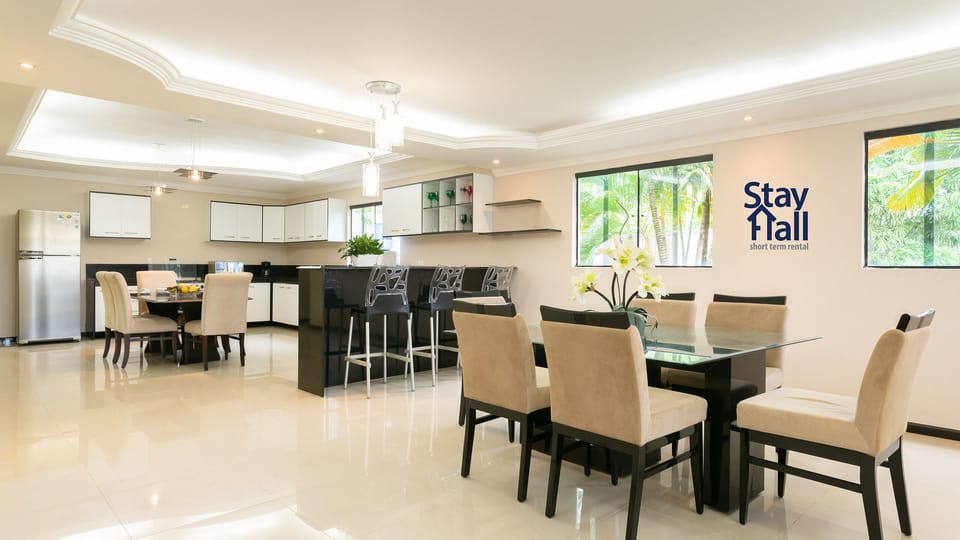 Villa | Dining