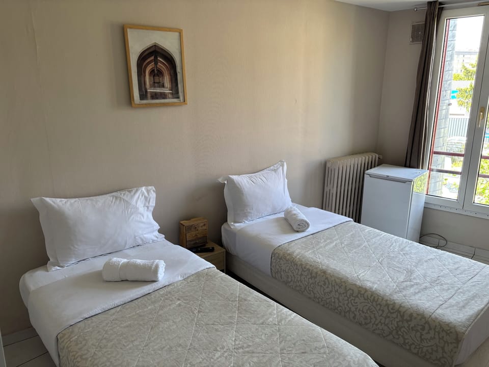 Twin Room | Free WiFi, bed sheets