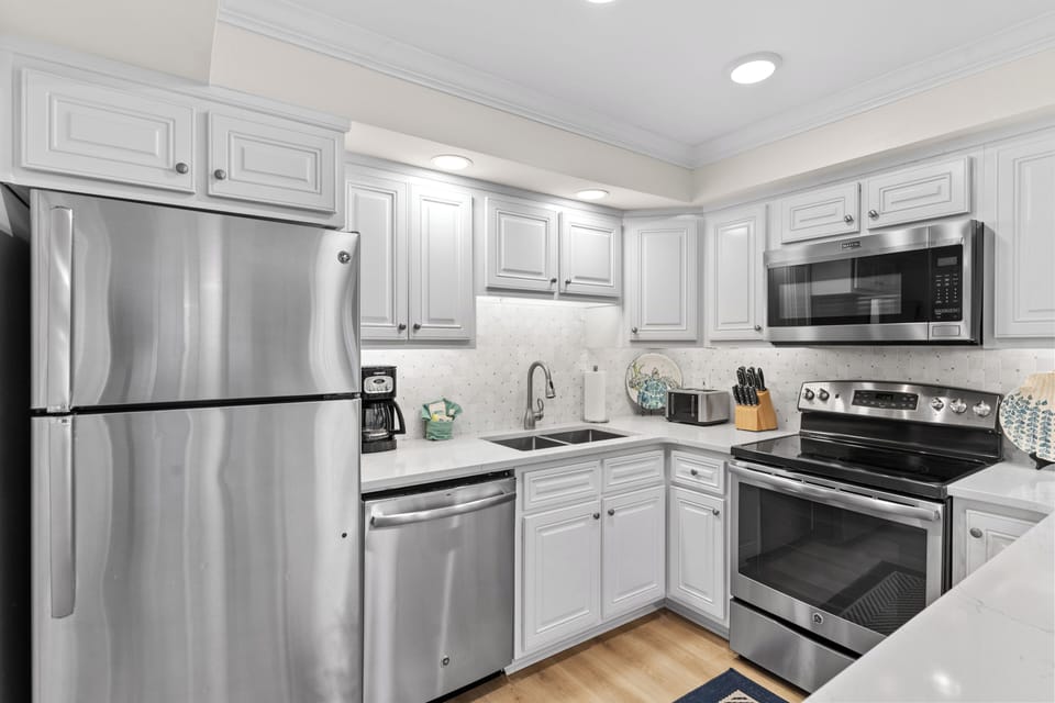 Prepare a family meal with ease is this beautiful kitchen.