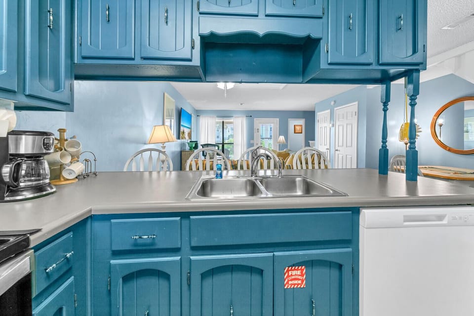 Full kitchen