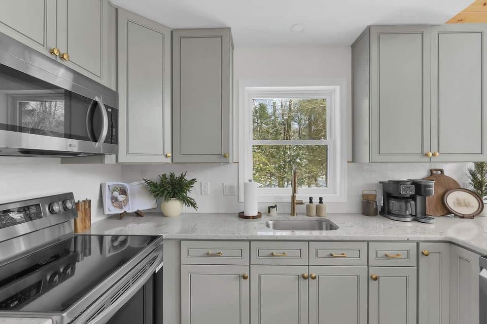 Fully Equipped Modern Kitchen