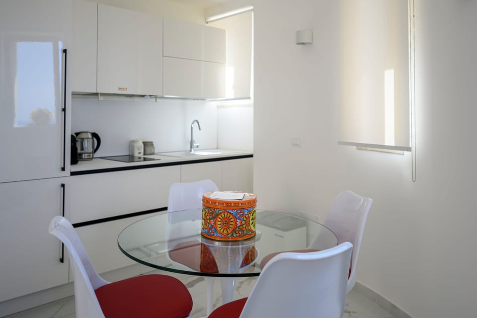 Electric kettle, toaster
