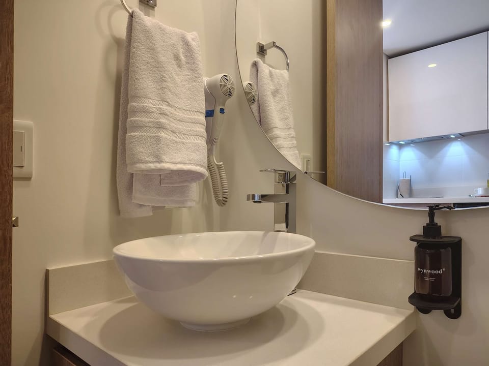 Impeccable and welcoming bathroom