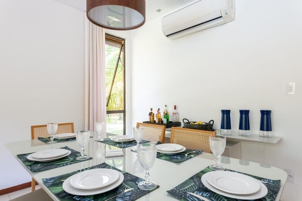 Bungalow | Dining