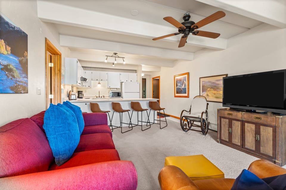 Condo (2 Bedrooms) | Property amenity