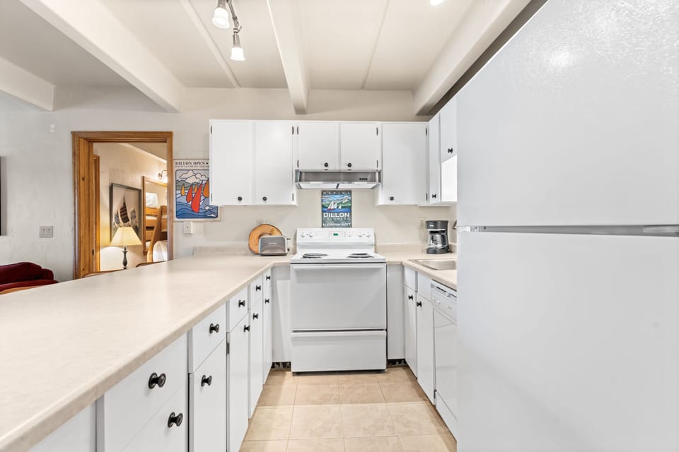 Condo (2 Bedrooms) | Property amenity