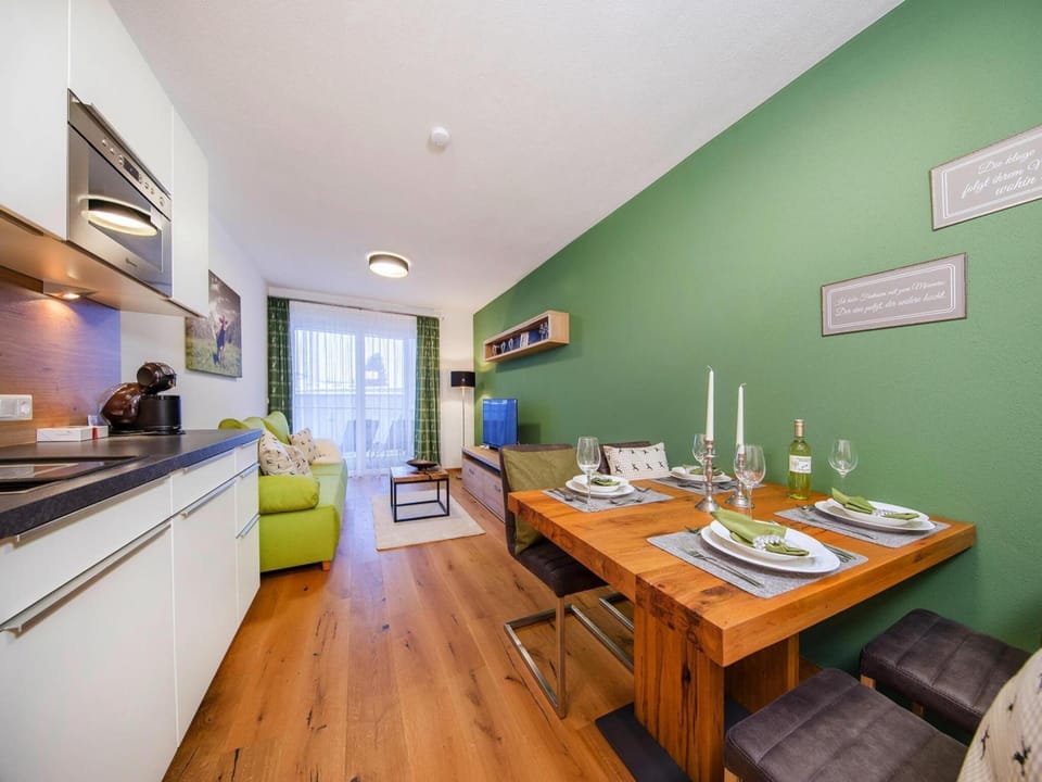 Apartment | Dining