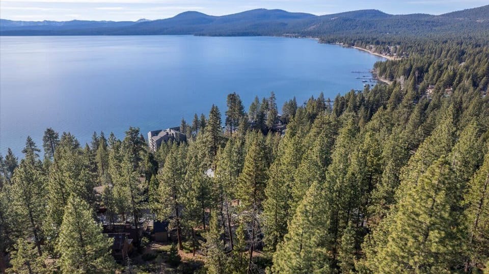 Kings Beach Proximity to beaches and town from home is less than a mile from the home. Walking or riding bikes into town are a great way to avoid traffic and parking.
