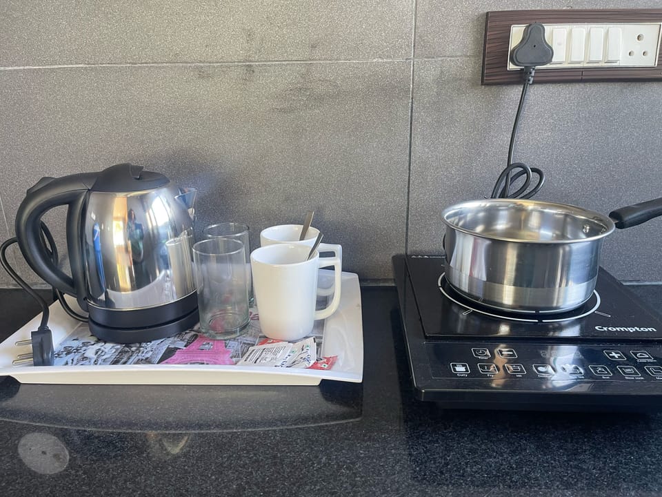 Deluxe Double or Twin Room, 1 King Bed, Patio, Mountain View | Private kitchen | Stovetop, cookware/dishes/utensils