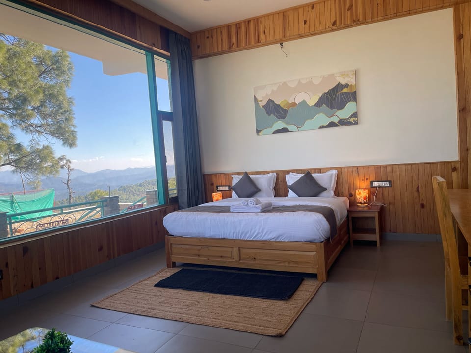 Deluxe Double or Twin Room, 1 King Bed, Patio, Mountain View | Desk, laptop workspace, free WiFi