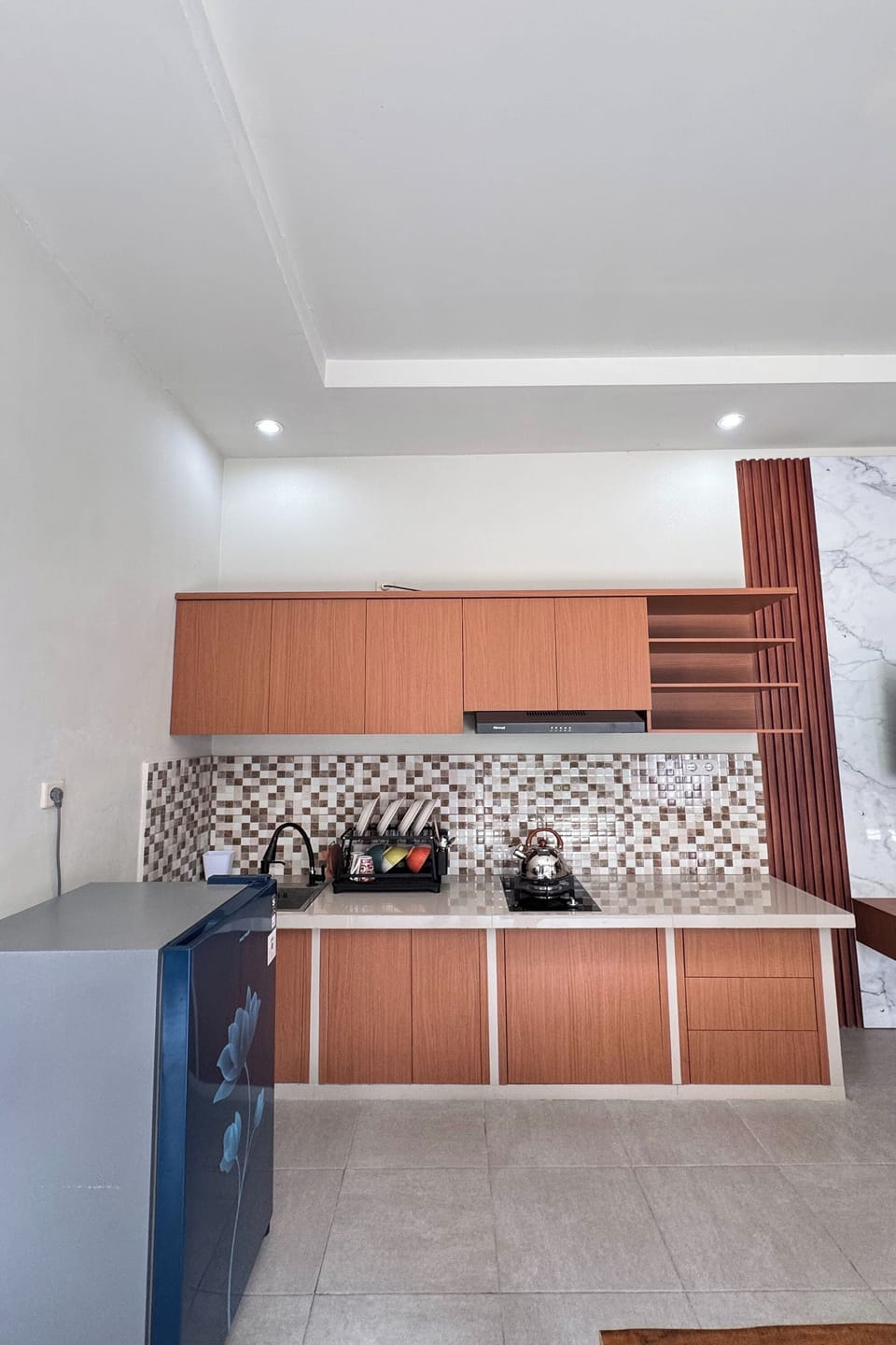 Family Room | Private kitchenette | Fridge, electric kettle