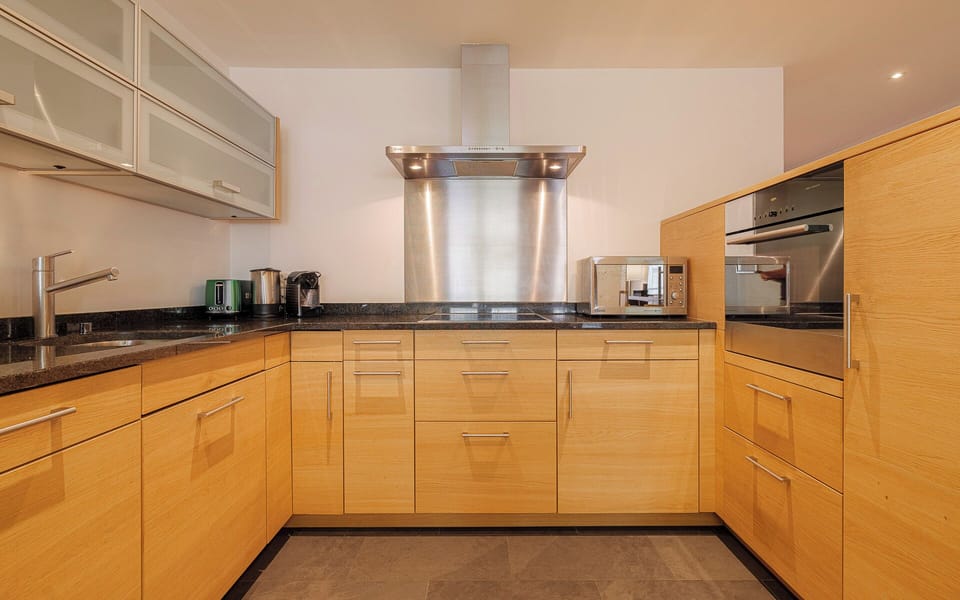 Superior Apartment, Mountain View | Private kitchen | Fridge, microwave, oven, stovetop