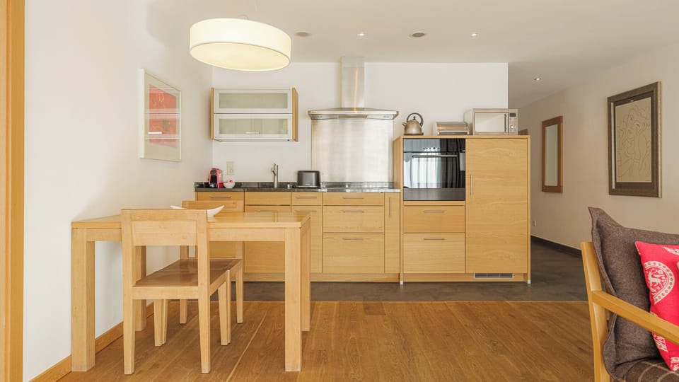 Apartment, Mountain View | Private kitchen | Fridge, microwave, oven, stovetop