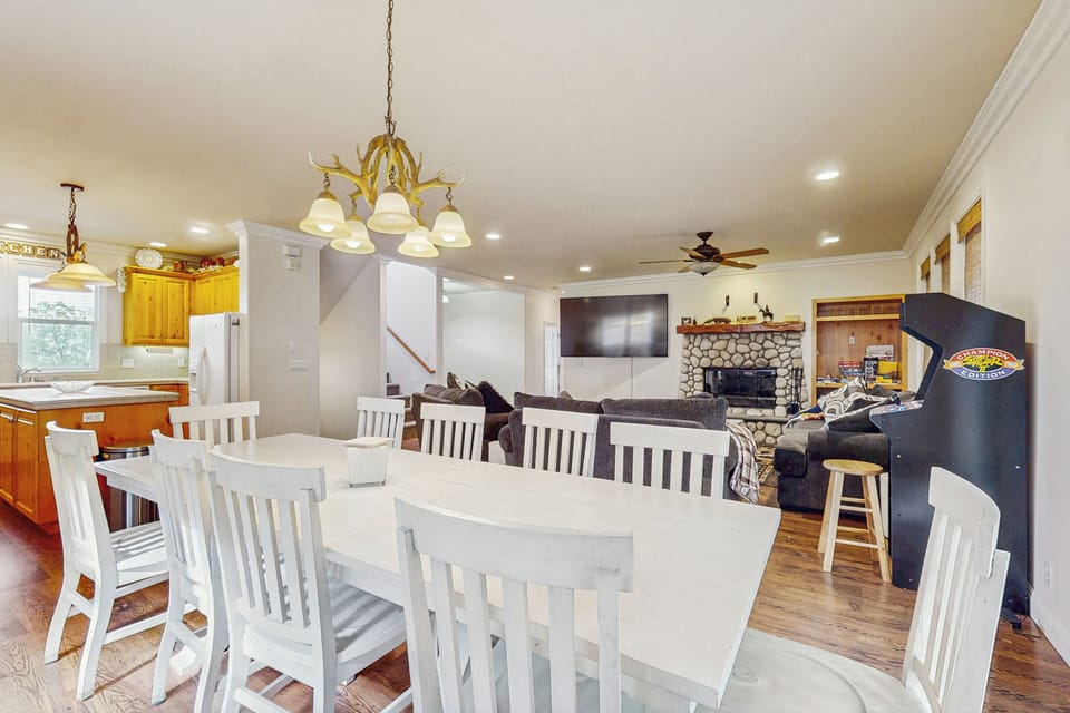House (4 Bedrooms) | Interior