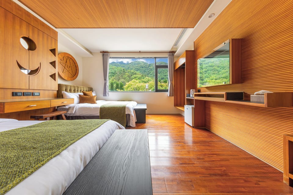 Quadruple room with mountain view | Blackout drapes, free WiFi, bed sheets