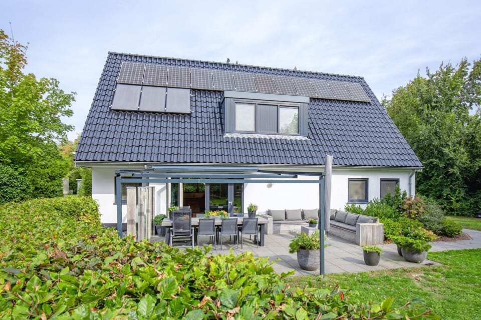 House | Outdoor dining
