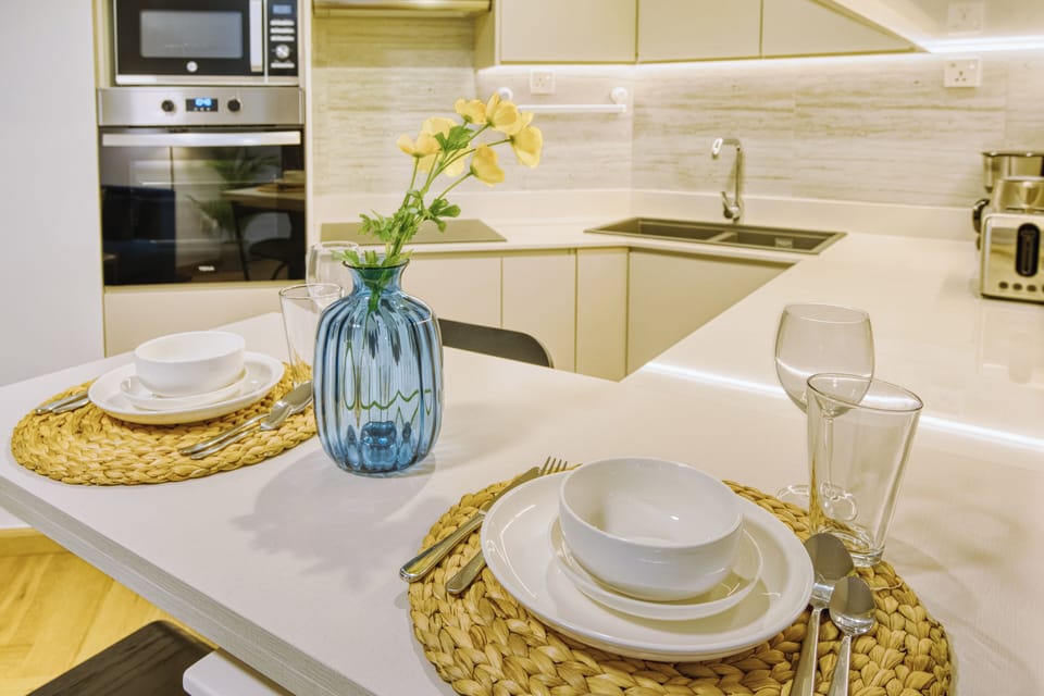 Exclusive Studio, City View | In-room dining