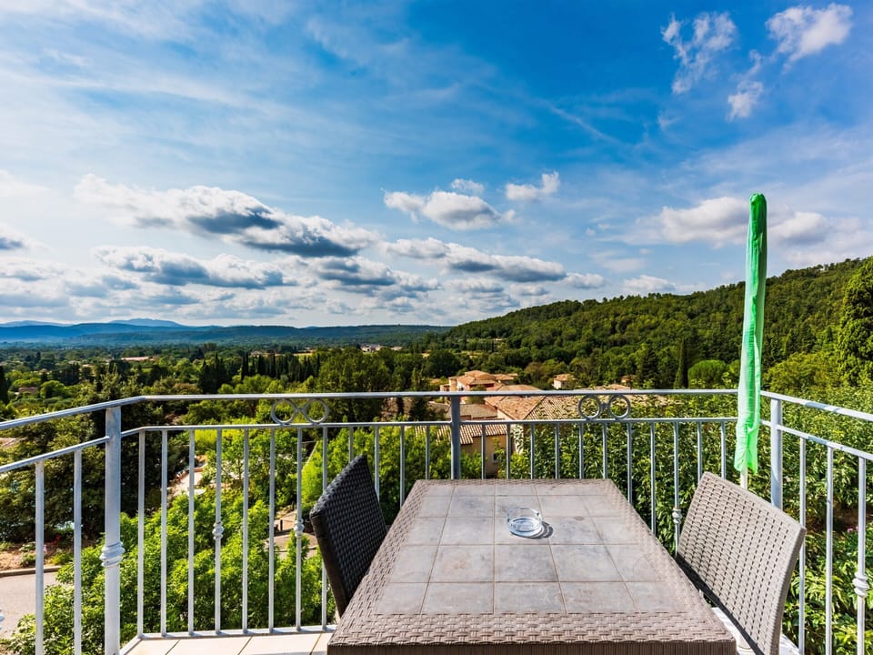 House | Balcony
