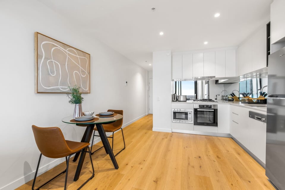 Apartment | Private kitchen | Fridge, microwave, oven, stovetop