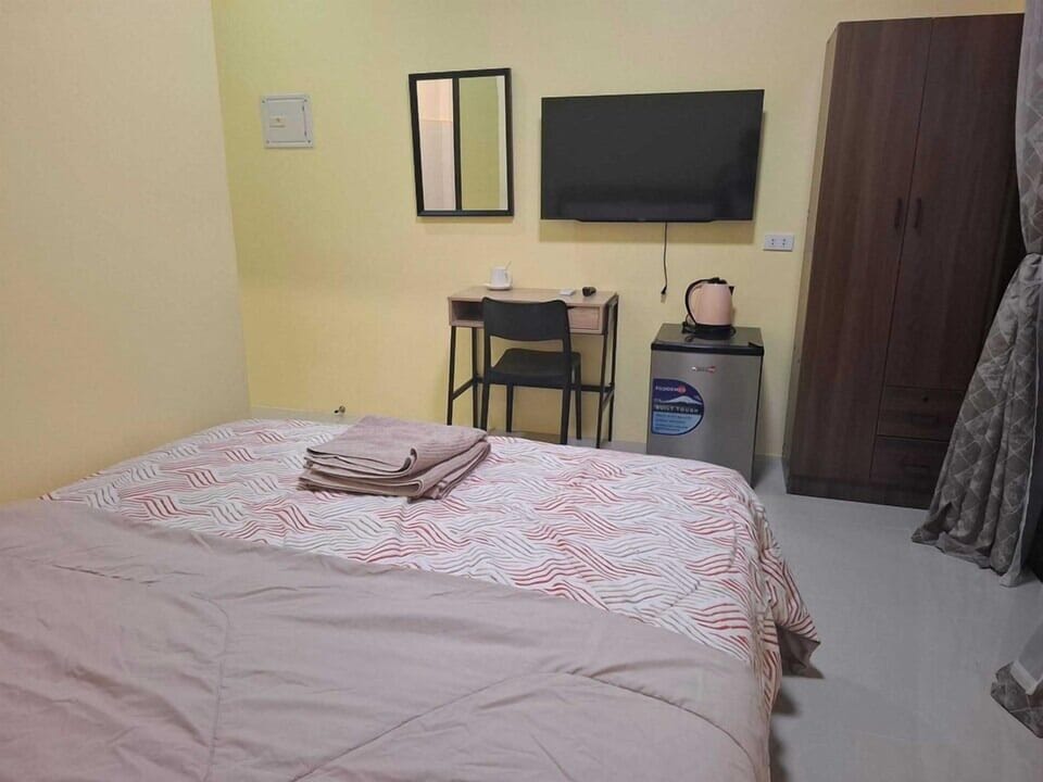 Deluxe Double Room | Free WiFi, bed sheets