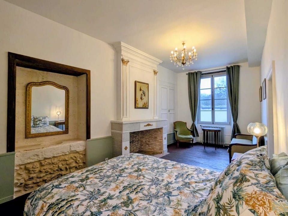 Deluxe Suite | Individually decorated, individually furnished, free WiFi
