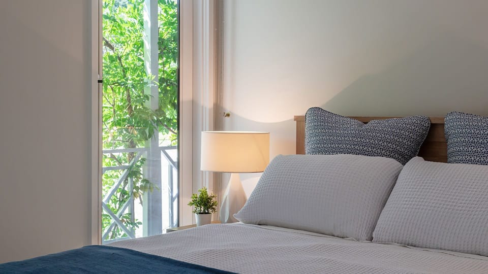 Double bed bedroom 