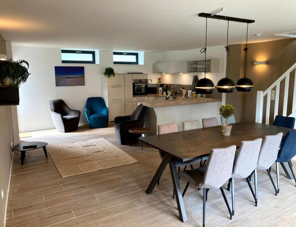 House | Dining