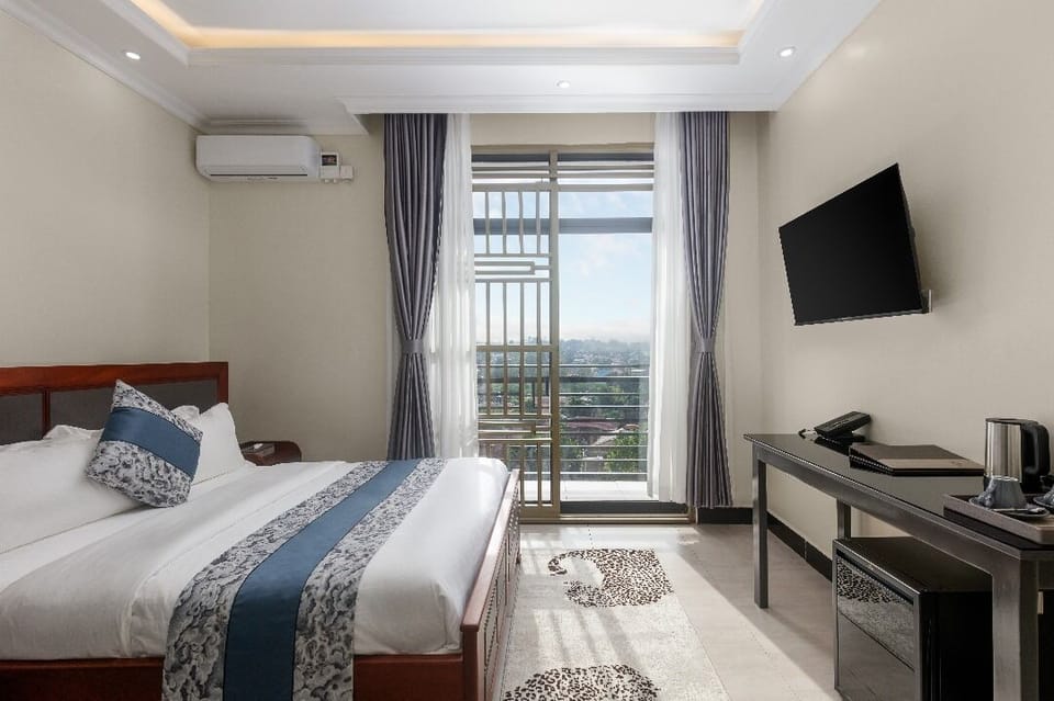 Single Room, Balcony, City View | Desk, laptop workspace, blackout drapes, free WiFi