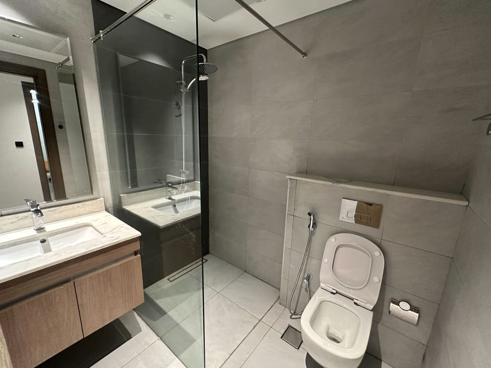 Standard Shared Dormitory, Mixed Dorm, City View | Bathroom | Free toiletries, towels