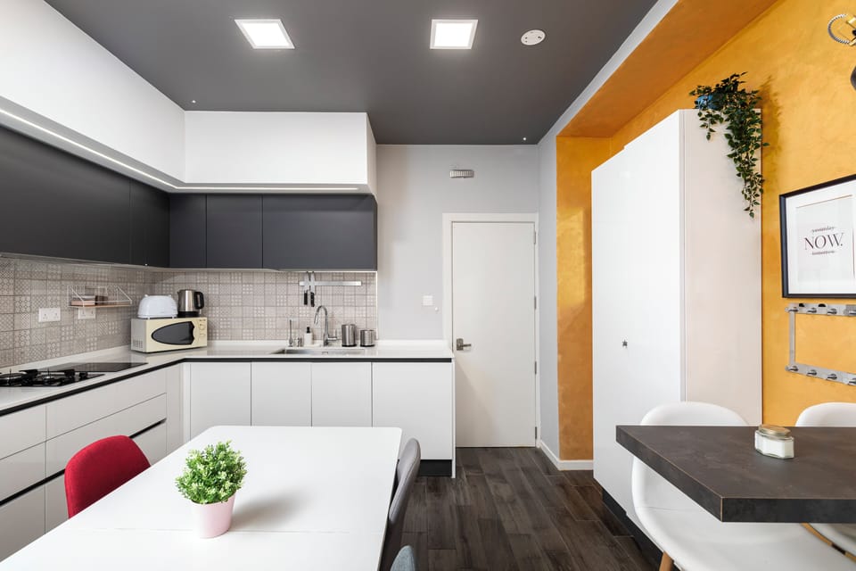 Apartment, 1 Queen Bed with Sofa bed, Kitchen | Dining room