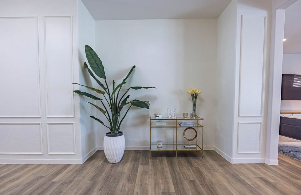 Entry niche in grand foyer.