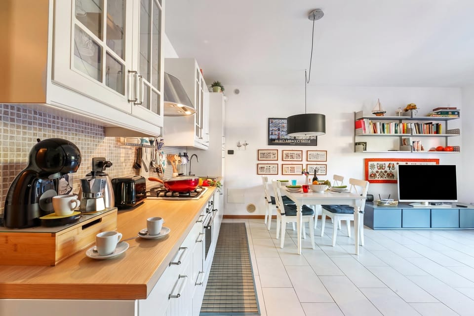 Family Apartment, 2 Bedrooms, Terrace (Blu Oltrelago: Leggiuno Lake Maggiore) | Private kitchen