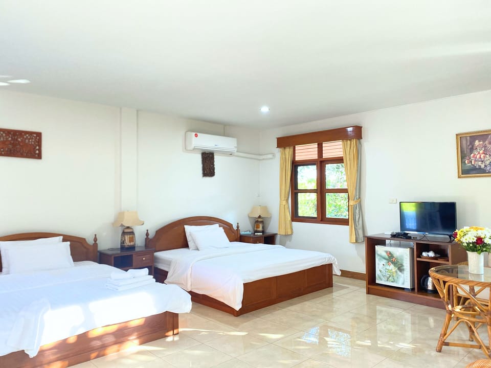 Luxury Double or Twin Room, Garden View | Blackout drapes, free WiFi
