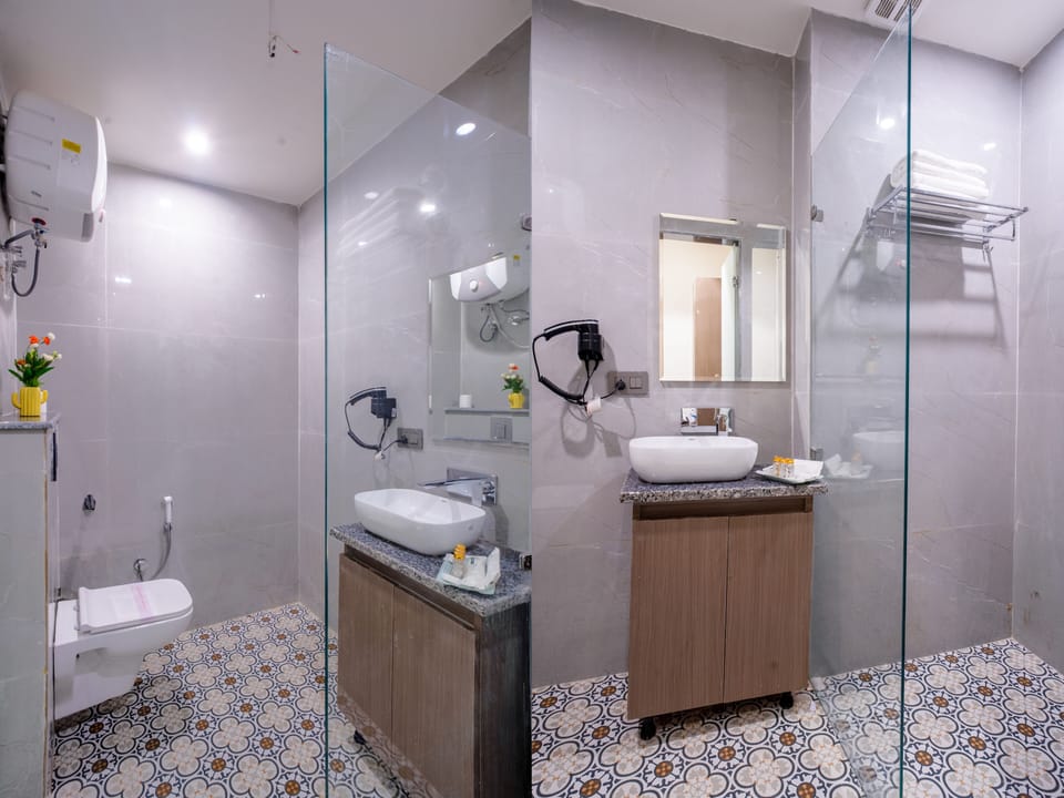 Deluxe Double Room, City View | Iron/ironing board, free WiFi