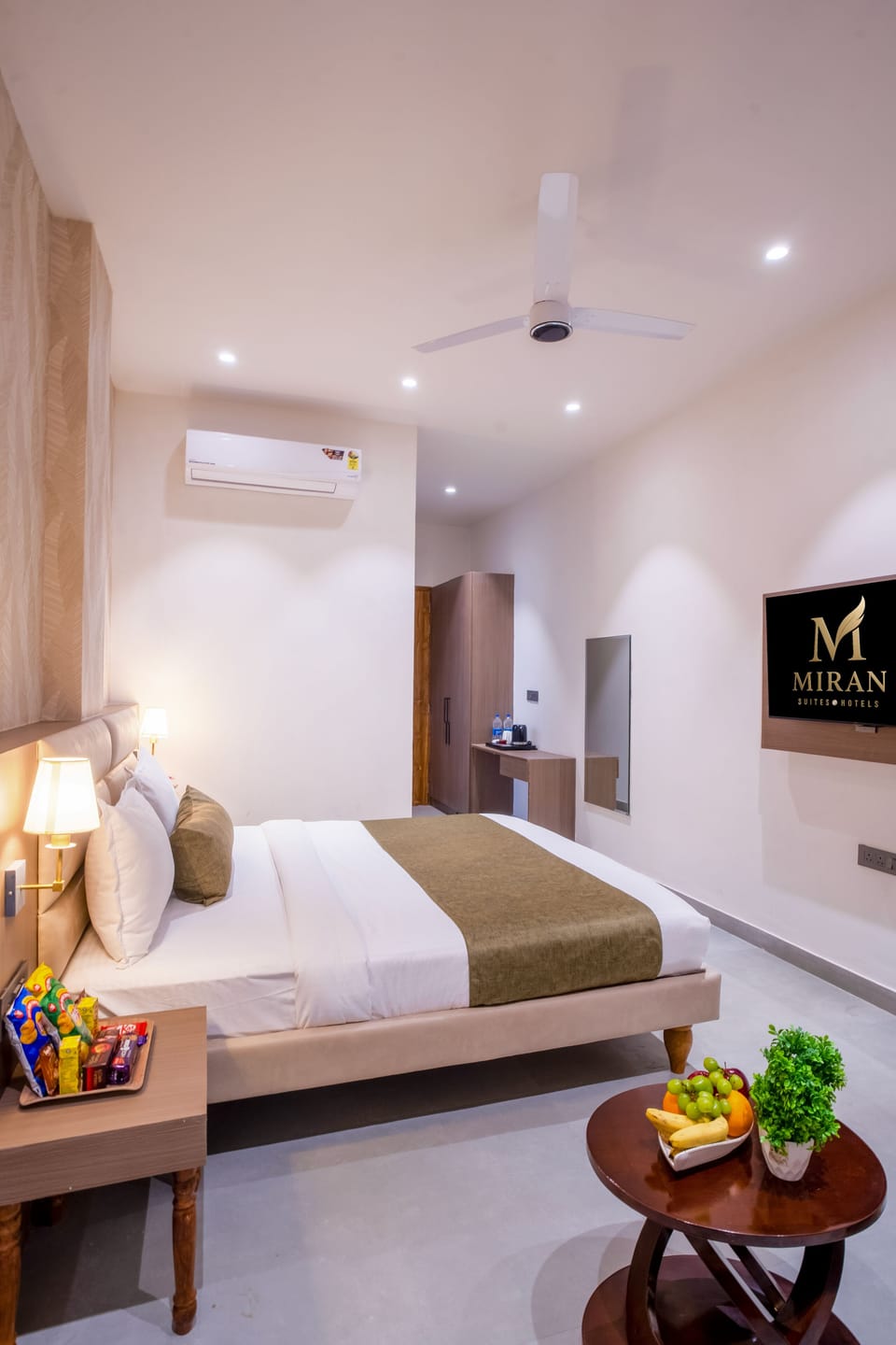 Deluxe Double Room, City View | Iron/ironing board, free WiFi