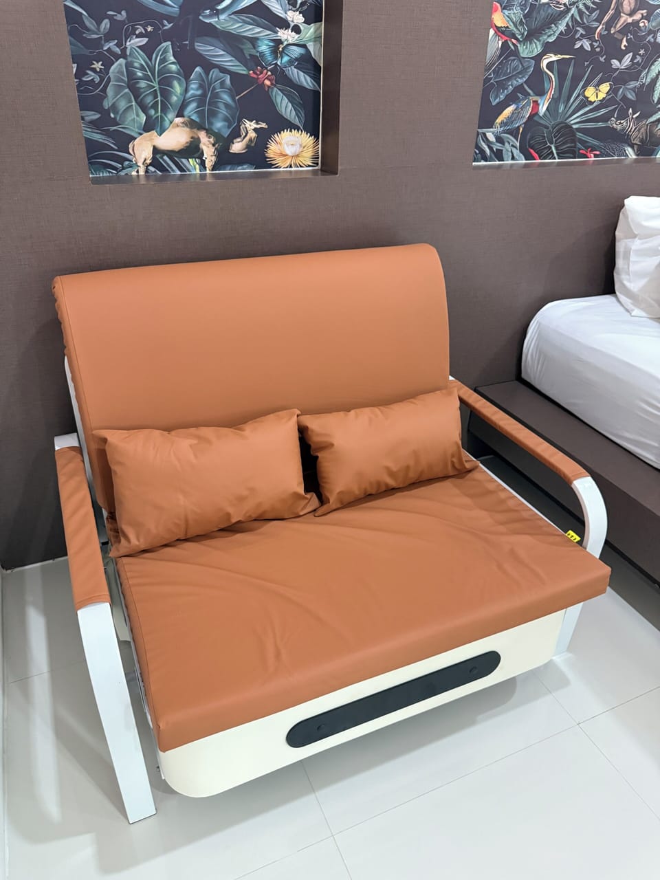 Family Room, Courtyard View | Minibar, in-room safe, individually decorated, individually furnished