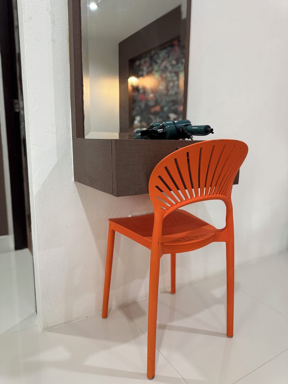 Family Room, Courtyard View | Minibar, in-room safe, individually decorated, individually furnished